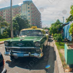 Classic-vintage-taxi-in-Havana-2