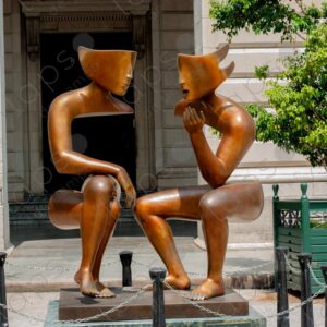 La-Habana-Conversation-sculpture