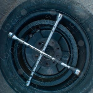 Wheel with a cross wrench