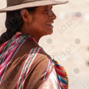 Bolivian woman with hat in profile 1