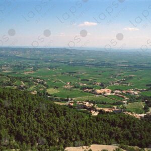 Panoramic valley near Dentelles de Montmirail 3