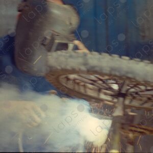 Welder with motocar wheel