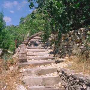 Wooden and stone paths, Ortez